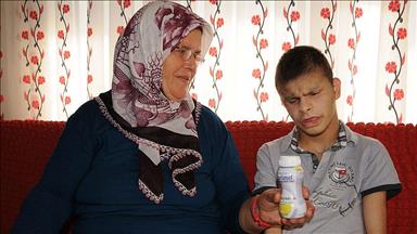 18 yıldır sadece süt ve mama ile besleniyor