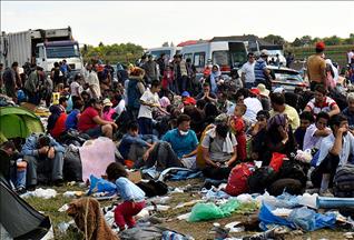 Sığınmacıların Macaristan'a girişi devam ediyor