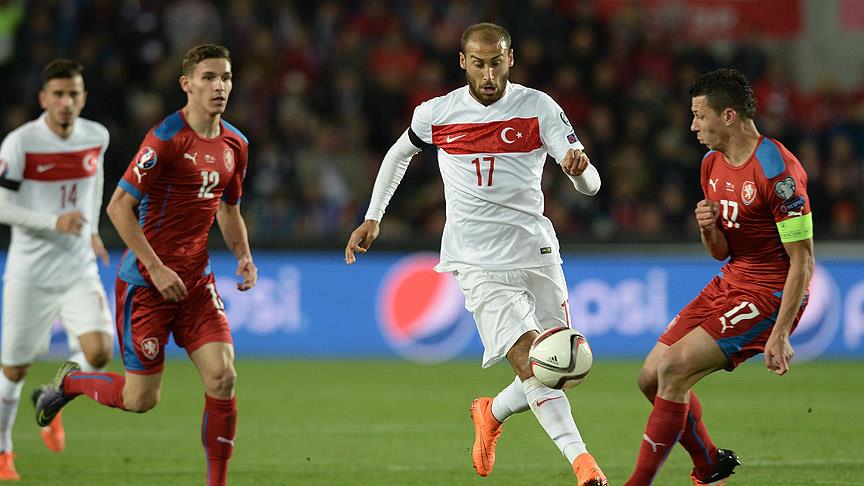 Milliler siyah bantla çıktı