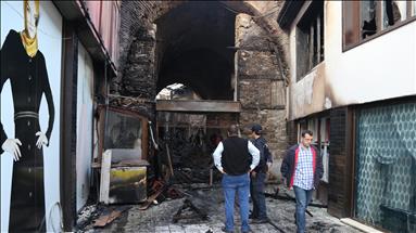 Gjatë një zjarri në Kapali Çarshi digjen afër 40 dyqane