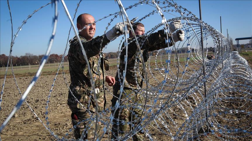 Словенија: Подигната жичена ограда на два дела со хрватската граница 