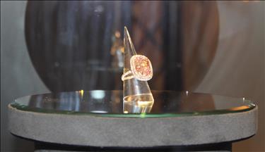 ماسة وردية تباع بـ 28.6 مليون دولار