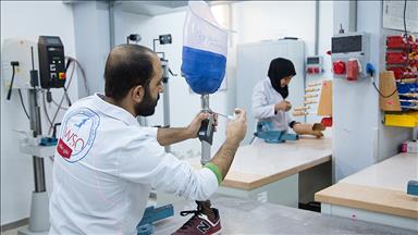 Savaş mağduru Suriyelilere ücretsiz protez