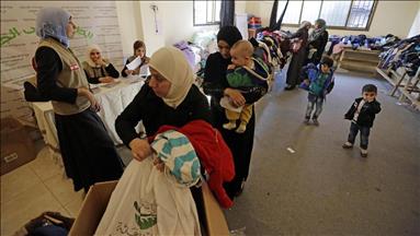 دار الفتوى بلبنان توزع مساعدات على أطفال سوريين