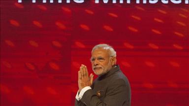 India, Japan ink pacts on bullet train, defense