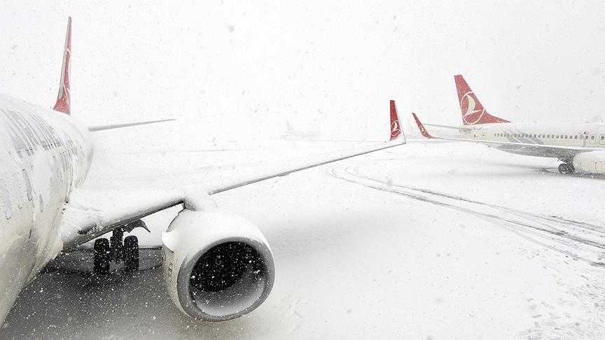 Trabzon ve Şanlıurfa'da hava ulaşımına kar engeli