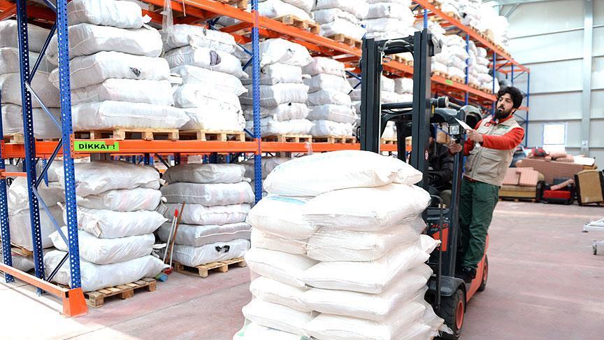 Турция продолжает оказывать гуманитарную помощь туркманам Сирии