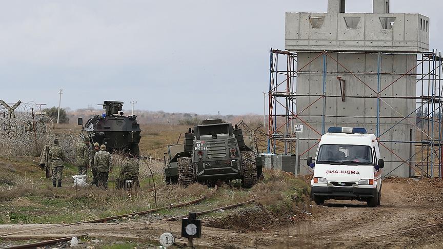 Террористы ДАЕШ обстреляли турецких военных на границе с Сирией