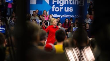 Iowa'da Demokratların ön seçimini Clinton kazandı