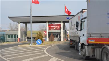 Акции протеста греческих фермеров стали причиной длинных очередей на границе с Турцией