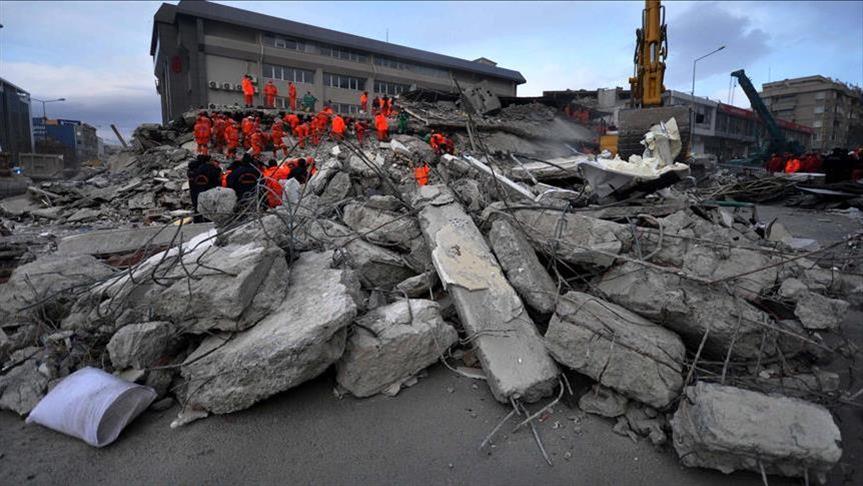 Рано утринава два нови земјотреси ја потресоа Индонезија