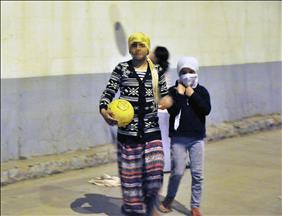 Zarokên ji ber terorê mexdûr bûne jiyaneke biaram dixwazin