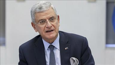 وزیر اتحادیه اروپای دولت ترکیه: با استمرار بحران پناهجويان، شنگن اروپا فرو خواهد پاشيد