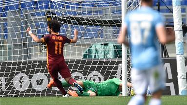 لاتسيو الإيطالي يقيل مدربه بعد رباعية روما الثقيلة