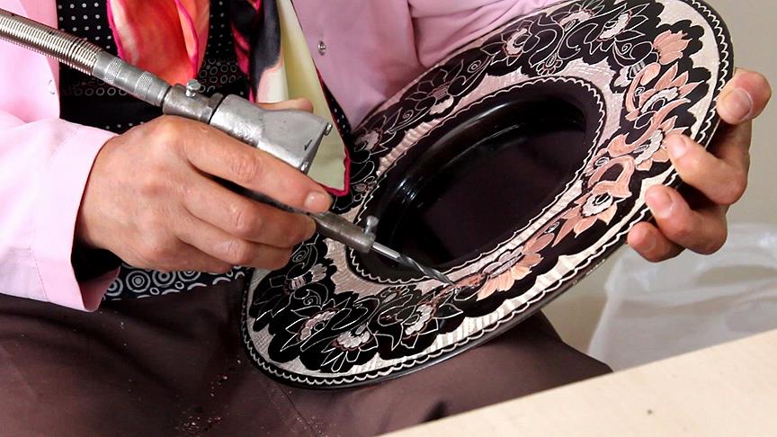 Bakıra kadınlar hayat veriyor