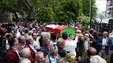 'Eski dostlar'ın bestekarı son yolculuğuna uğurlandı