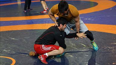 Güreşte son kota mücadelesi başlıyor 