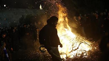 Nearly 100,000 flee Canadian wildfire