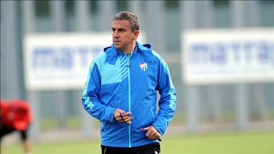 bugHamza Hamzaoğlu Bursaspor'da kalıyor