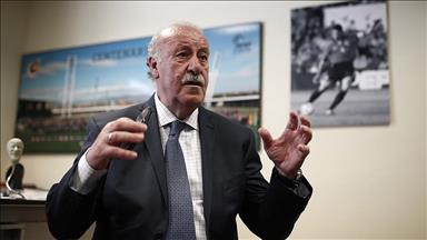 ديل بوسكي: "ليستر" أحدث ثورة في عالم الكرة بإحرازه الدوري الإنكليزي