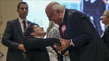 'Açık öğretim okulları yarıştan kopmayanların okullarıdır'