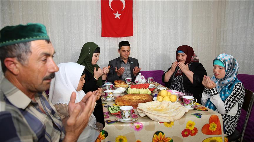 Группа турок-ахыска впервые встретила Рамазан на родине