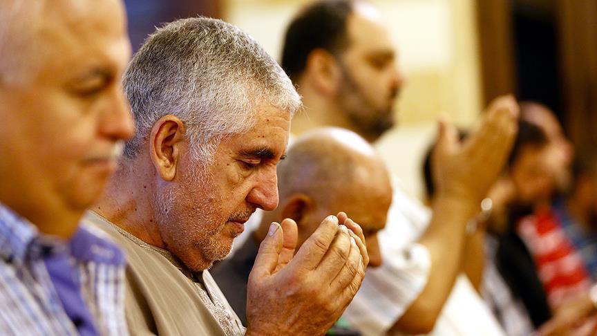 ماه مبارک رمضان و آیین روزه‌ داری در جهان اسلام آغاز شد