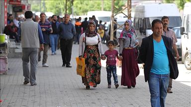 Terörden temizlenen ilçeye bir haftada 30 bin kişi döndü