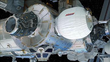 Astronotlar şişirilebilir yaşam kapsülüne girdiler