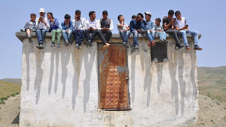 بۆ جەژنە پیرۆزە دەچنە سەر گردەکە 