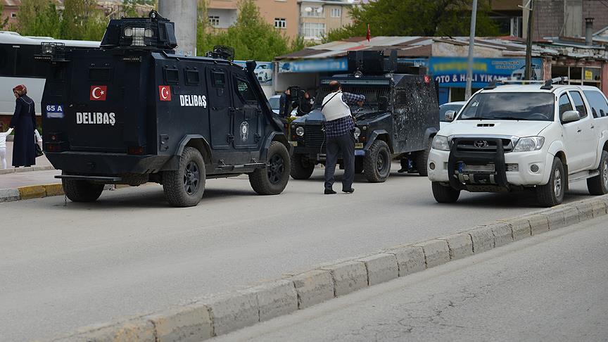 Van'da Hükümet Konağına terör saldırısı
