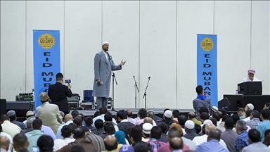 هزاران مسلمان آمریکایی عید فطر را در نیوی پیر جشن گرفتند