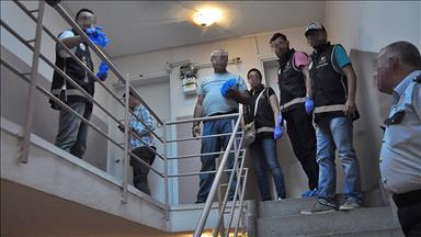 İzmir merkezli FETÖ operasyonunda 8 gözaltı