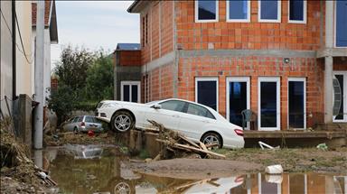 Në Shkup 21 viktima nga përmbytjet, autoritetet vazhdojnë kërkimet