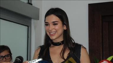 Këngëtarja Dua Lipa nesër koncert në Prishtinë
