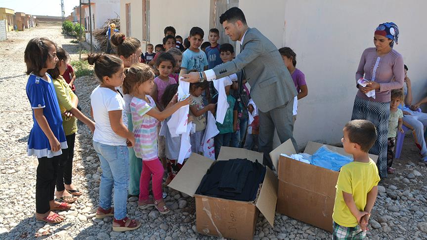 Terör mağduru 10 bin çocuğa bayram hediyesi 