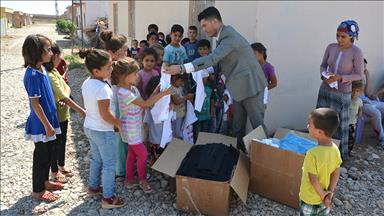 Terör mağduru 10 bin çocuğa bayram hediyesi 