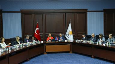 موغريني تزور مقر حزب العدالة والتنمية التركي