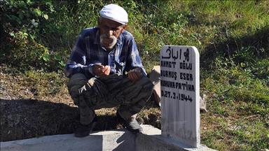 Köylüye kızdı mezarını evinin bahçesine yaptı