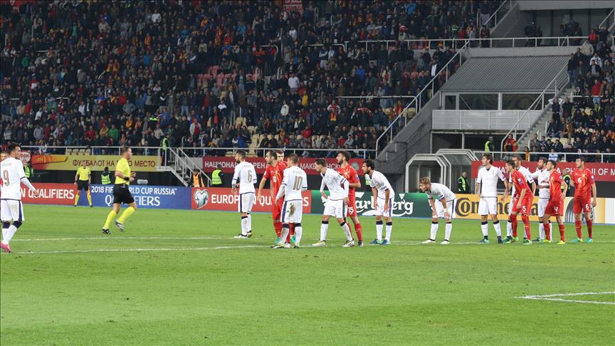 مدرب إيطاليا يعترف بنقص خبرة لاعبيه بعد الفوز الصعب على مقدونيا