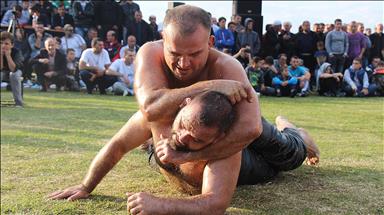 Borba pehlivana kraj Skoplja