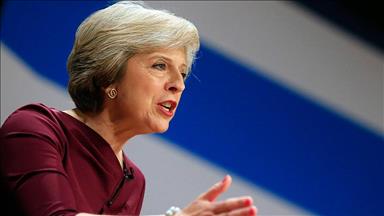 İngiltere Başbakanı May'e 'tiranlık' suçlaması