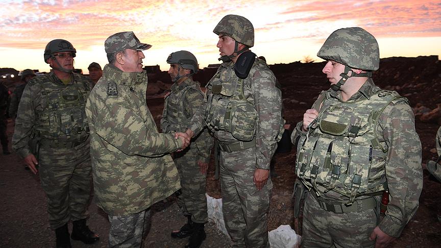 Genelkurmay Başkanı Orgeneral Akar sınır birliklerini denetledi