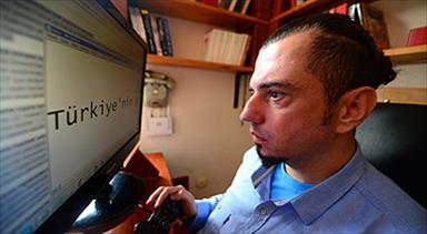 Duyularını kaybetti, duyguları kitap oldu