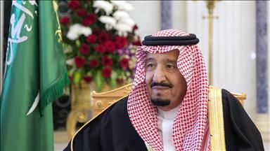 العاهل السعودي يؤكد الوقوف مع تركيا ضد كل من يحاول النيل من استقرارها