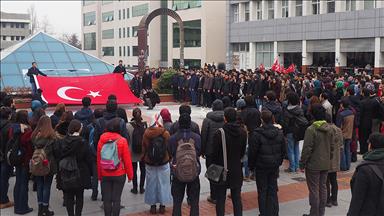 Boğaziçili öğrenciler Türk bayrağıyla yürüdü