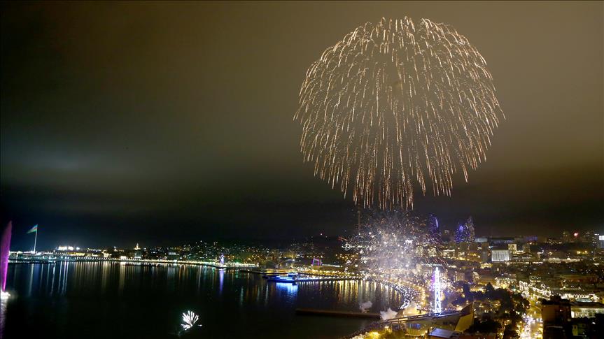 Баку встретил 2017 год грандиозным фейерверком 