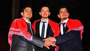 Askere gidecek üçüzlerin kınasını jandarma yaktı