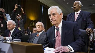 وزير خارجية أمريكا يدعو موظفيه لعدم إقحام "القناعات الشخصية" بالعمل