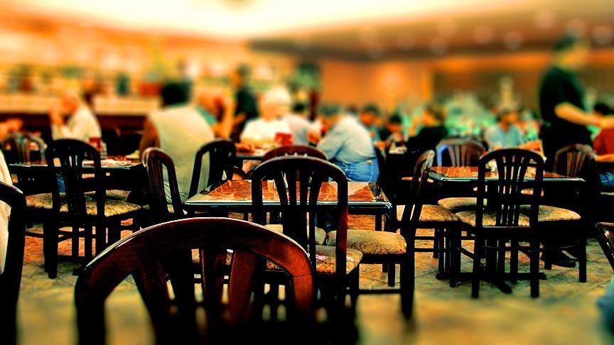 Spanjë, 120 persona largohen pa paguar nga restoranti